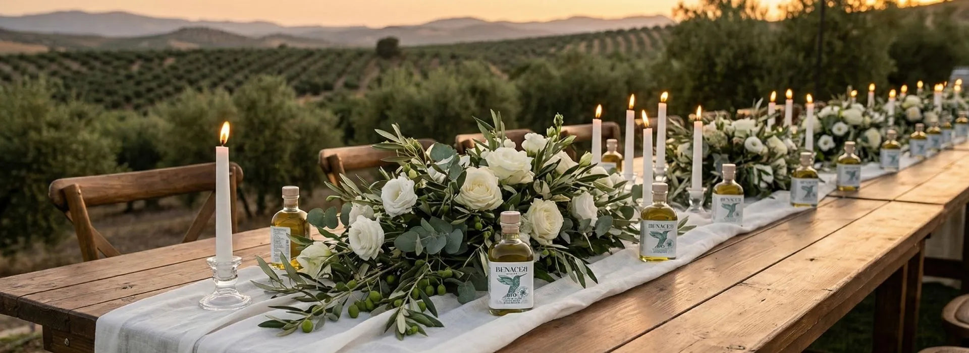 Mesa de boda decorada con detalles de aceite de oliva virgen extra ecológico Aceites Renacer